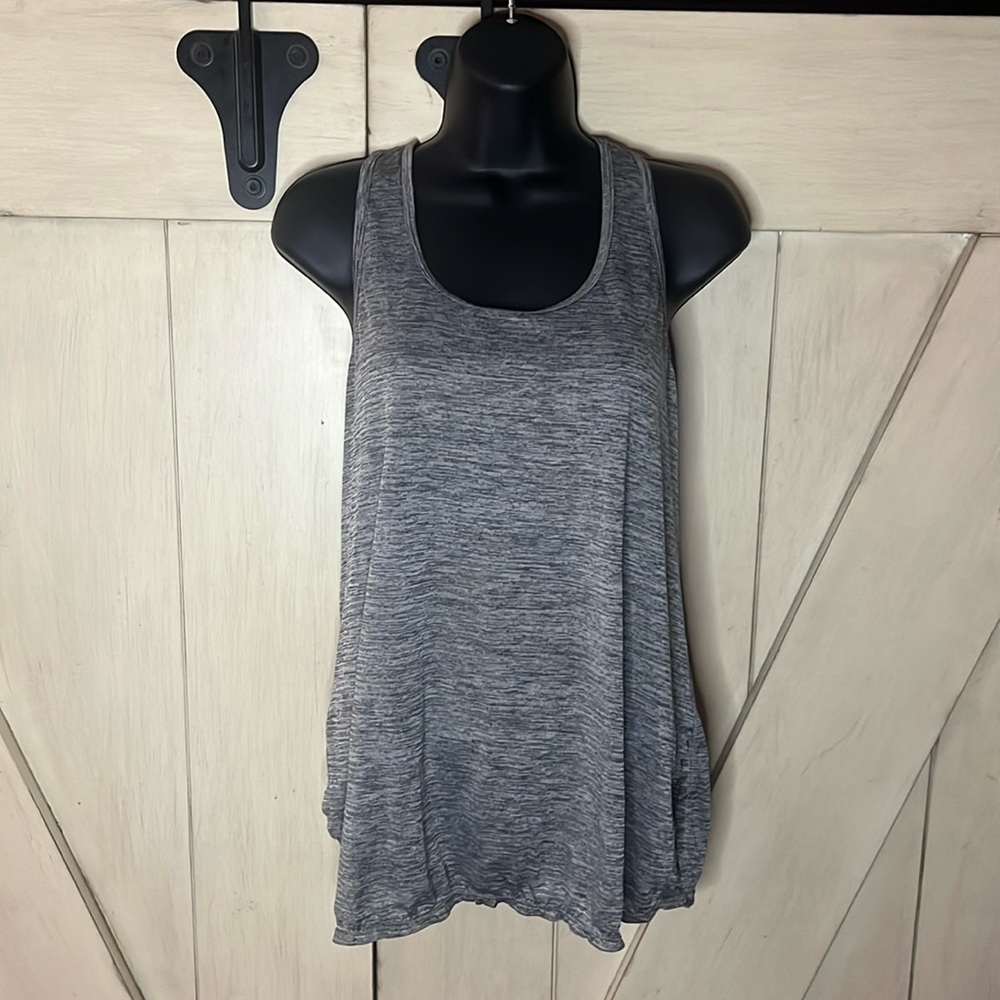 Women’s grey fitness tank top